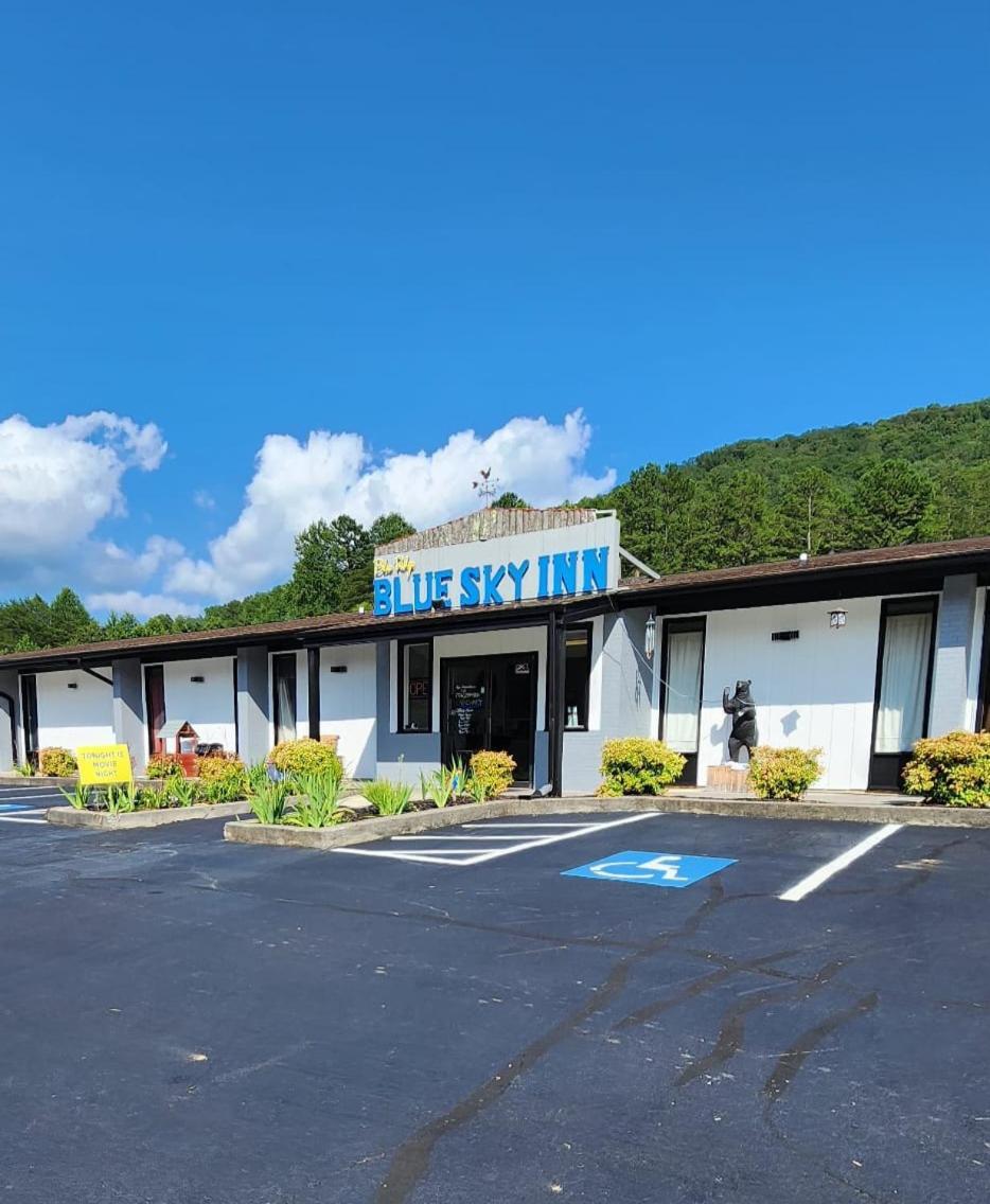 Blue Sky Inn- Complimentary Happy Hour Th-Sun, Veteran Owned, Full Breakfast, Best Green Space, 1 Mile From Blue Ridge, Fire Pit Buitenkant foto